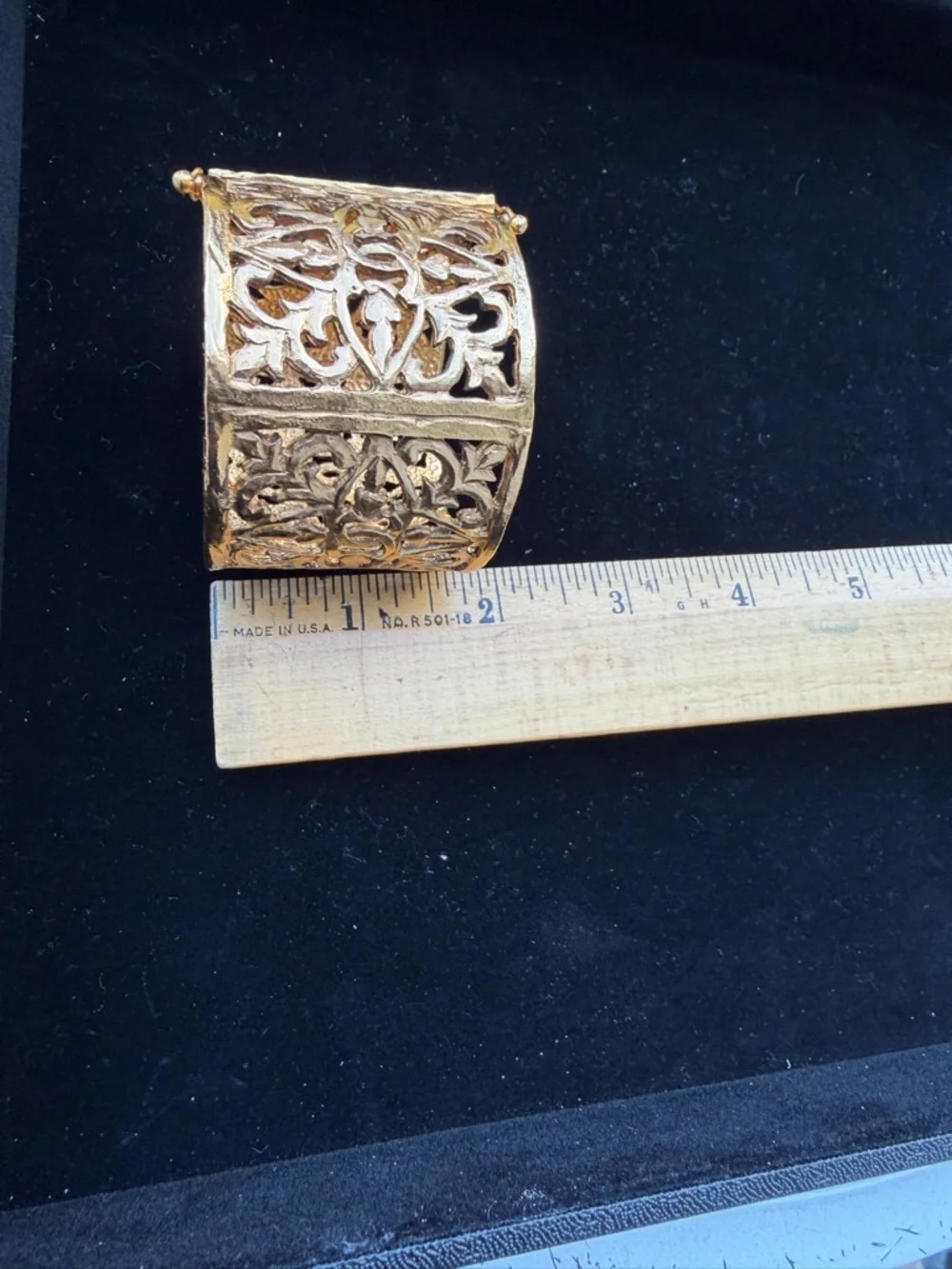 CHANEL Gold Filigree Hinged Cuff Bracelet - Picture 9 of 9